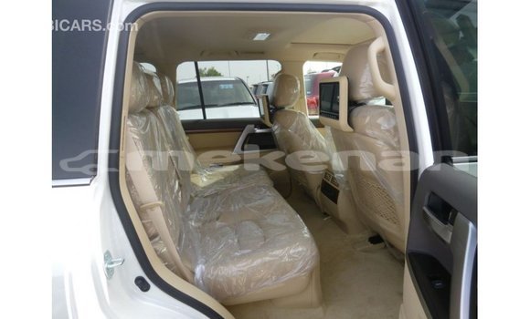 Buy Import Toyota Land Cruiser White Car in Import - Dubai in Aragatsotn Buy Import Toyota Land Cruiser White Car in Import - Dubai in Aragatsotn