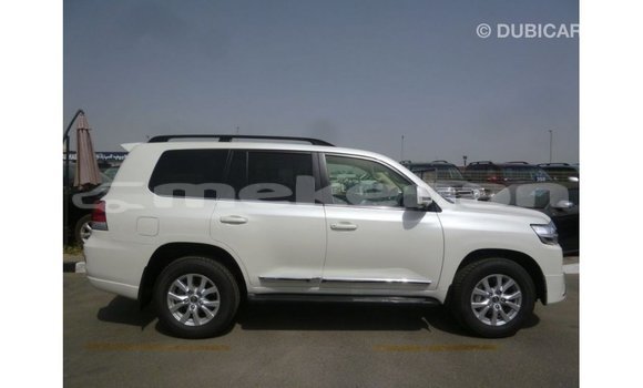 Buy Import Toyota Land Cruiser White Car in Import - Dubai in Aragatsotn Buy Import Toyota Land Cruiser White Car in Import - Dubai in Aragatsotn
