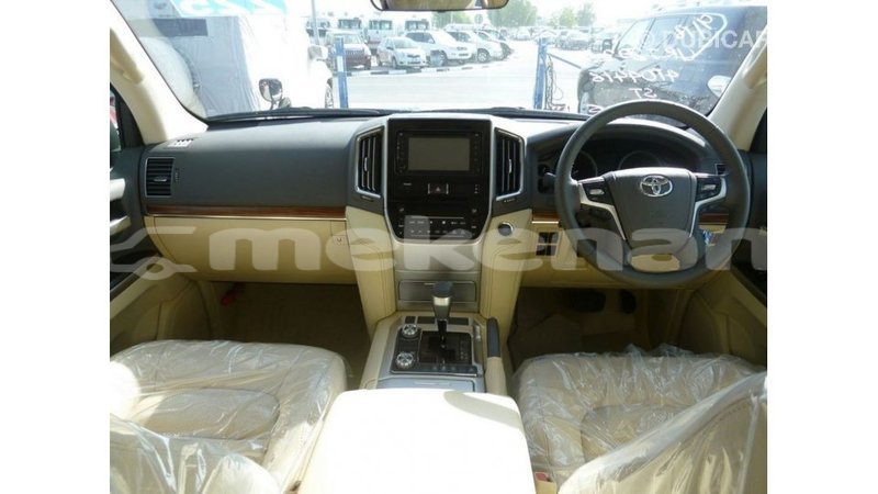 Big with watermark toyota land cruiser aragatsotn import dubai 2479