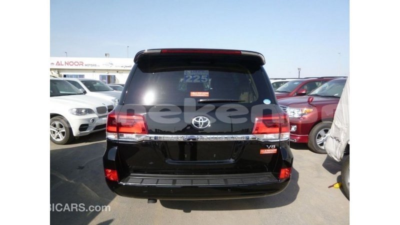 Big with watermark toyota land cruiser aragatsotn import dubai 2479
