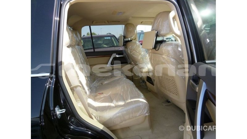 Big with watermark toyota land cruiser aragatsotn import dubai 2479