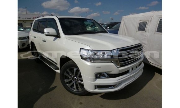 Buy Import Toyota Land Cruiser White Car in Import - Dubai in Aragatsotn Buy Import Toyota Land Cruiser White Car in Import - Dubai in Aragatsotn