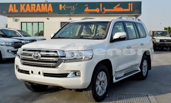 Buy Import Toyota Land Cruiser White Car in Import - Dubai in Aragatsotn Buy Import Toyota Land Cruiser White Car in Import - Dubai in Aragatsotn