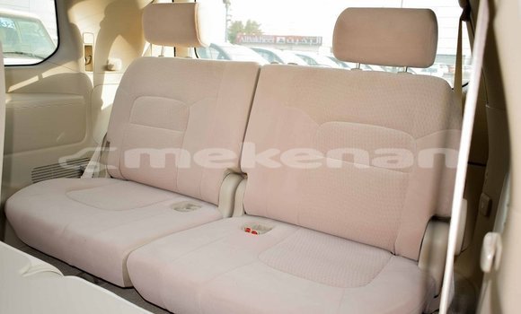 Buy Import Toyota Land Cruiser White Car in Import - Dubai in Aragatsotn Buy Import Toyota Land Cruiser White Car in Import - Dubai in Aragatsotn