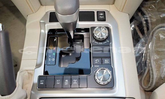 Buy Import Toyota Land Cruiser White Car in Import - Dubai in Aragatsotn Buy Import Toyota Land Cruiser White Car in Import - Dubai in Aragatsotn