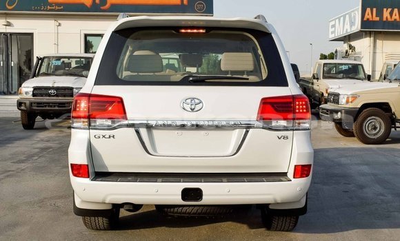 Buy Import Toyota Land Cruiser White Car in Import - Dubai in Aragatsotn Buy Import Toyota Land Cruiser White Car in Import - Dubai in Aragatsotn