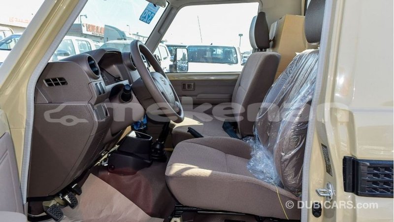 Big with watermark toyota land cruiser aragatsotn import dubai 2486