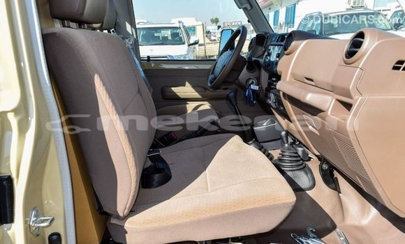 Buy Import Toyota Land Cruiser Beige Car in Import - Dubai in Aragatsotn Buy Import Toyota Land Cruiser Beige Car in Import - Dubai in Aragatsotn