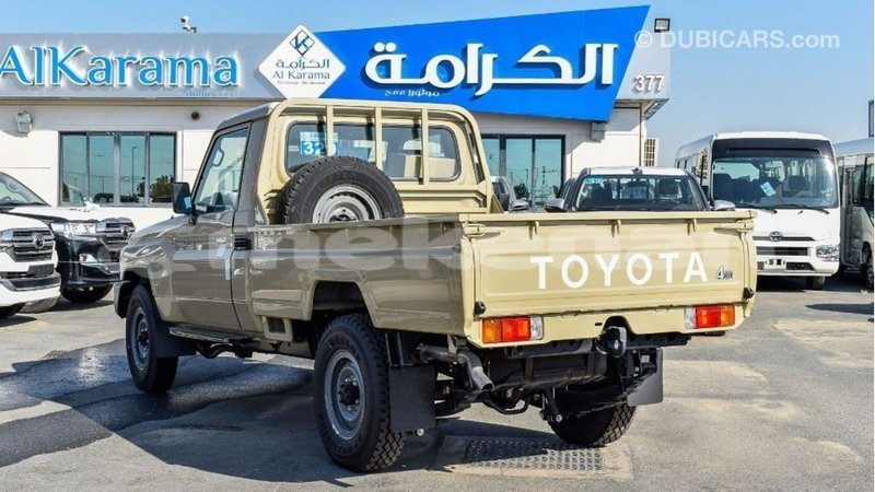 Big with watermark toyota land cruiser aragatsotn import dubai 2486