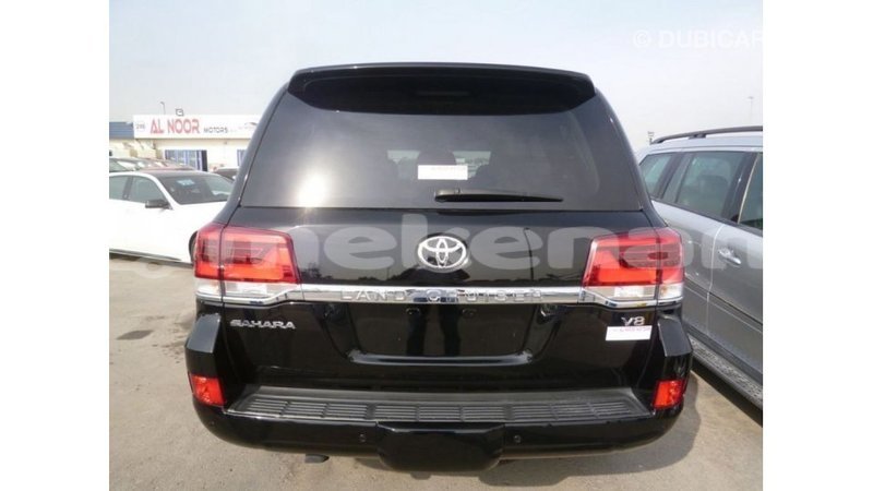Big with watermark toyota land cruiser aragatsotn import dubai 2490