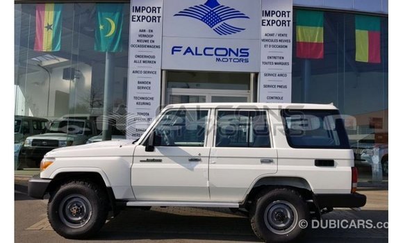 Buy Import Toyota Land Cruiser White Car in Import - Dubai in Aragatsotn Buy Import Toyota Land Cruiser White Car in Import - Dubai in Aragatsotn