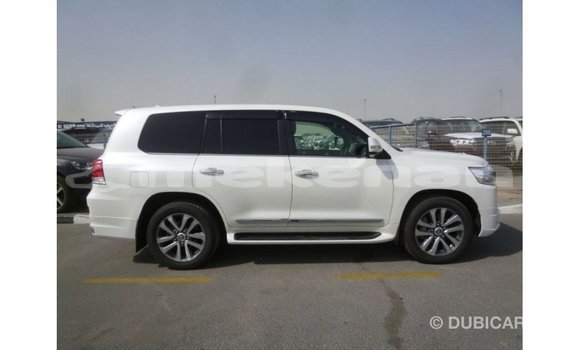 Buy Import Toyota Land Cruiser White Car in Import - Dubai in Aragatsotn Buy Import Toyota Land Cruiser White Car in Import - Dubai in Aragatsotn