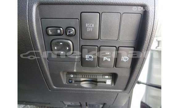 Buy Import Toyota Land Cruiser White Car in Import - Dubai in Aragatsotn Buy Import Toyota Land Cruiser White Car in Import - Dubai in Aragatsotn