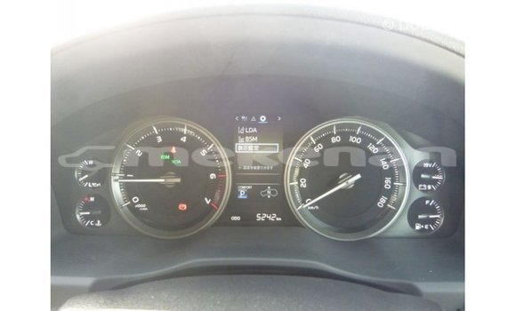 Buy Import Toyota Land Cruiser White Car in Import - Dubai in Aragatsotn Buy Import Toyota Land Cruiser White Car in Import - Dubai in Aragatsotn