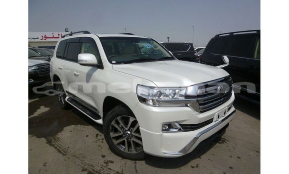 Buy Import Toyota Land Cruiser White Car in Import - Dubai in Aragatsotn Buy Import Toyota Land Cruiser White Car in Import - Dubai in Aragatsotn