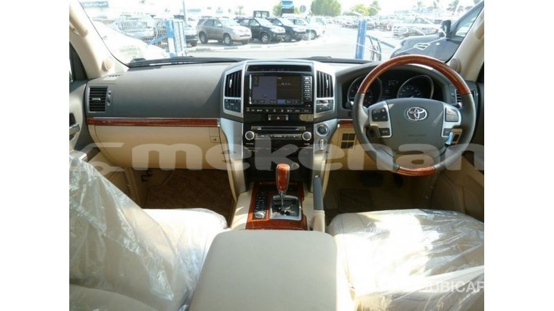 Big with watermark toyota land cruiser aragatsotn import dubai 2508