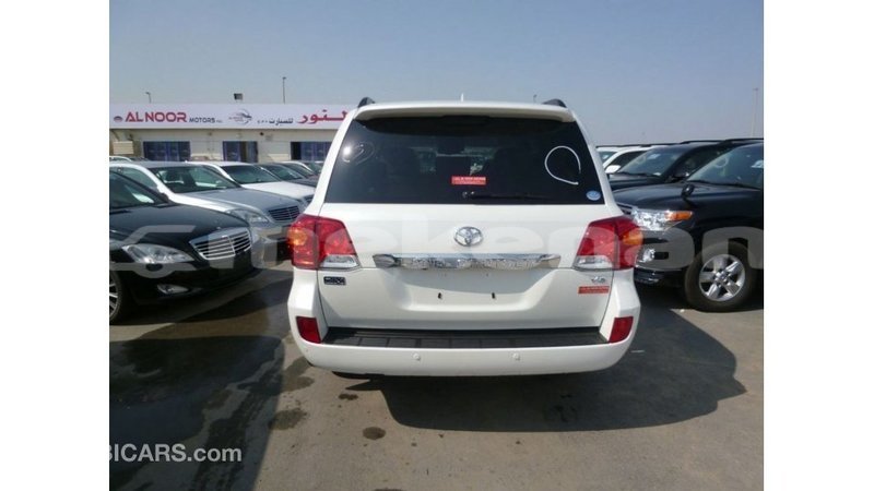 Big with watermark toyota land cruiser aragatsotn import dubai 2508
