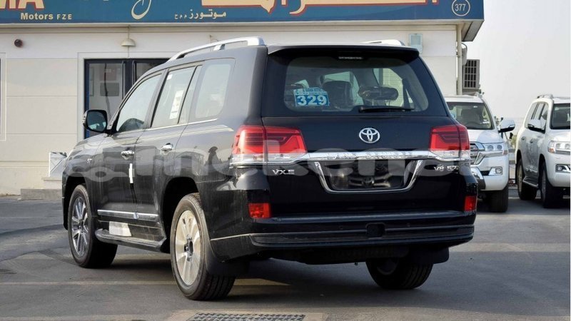 Big with watermark toyota land cruiser aragatsotn import dubai 2510