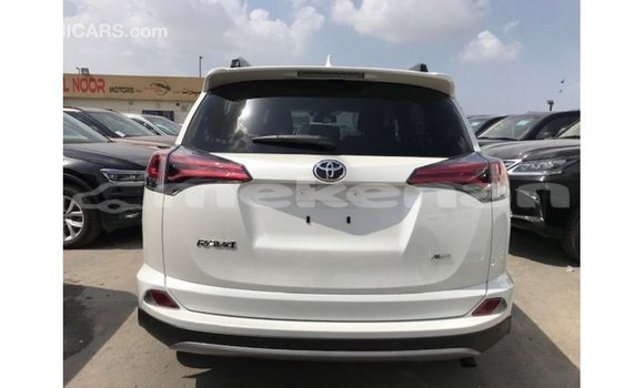 Buy Import Toyota 4Runner White Car in Import - Dubai in Aragatsotn Buy Import Toyota 4Runner White Car in Import - Dubai in Aragatsotn