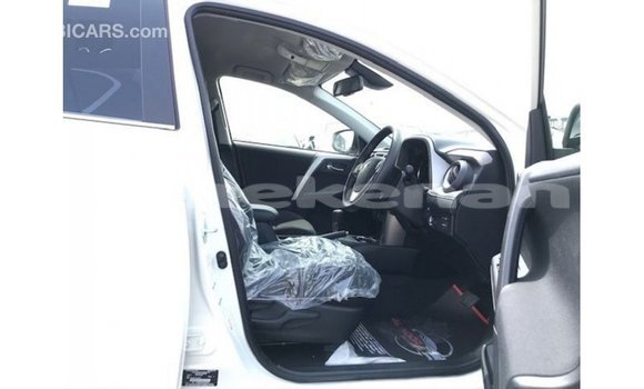 Buy Import Toyota 4Runner White Car in Import - Dubai in Aragatsotn Buy Import Toyota 4Runner White Car in Import - Dubai in Aragatsotn