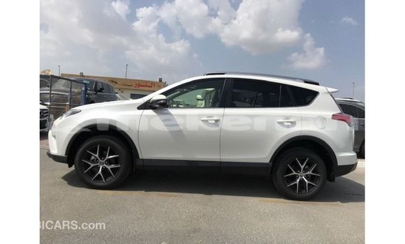 Buy Import Toyota 4Runner White Car in Import - Dubai in Aragatsotn Buy Import Toyota 4Runner White Car in Import - Dubai in Aragatsotn