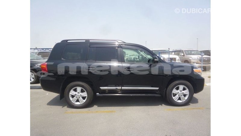 Big with watermark toyota land cruiser aragatsotn import dubai 2528