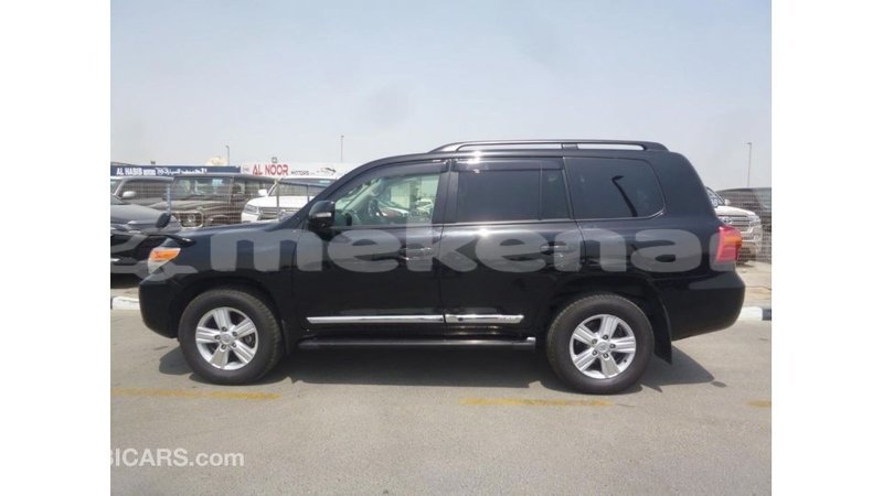 Big with watermark toyota land cruiser aragatsotn import dubai 2528