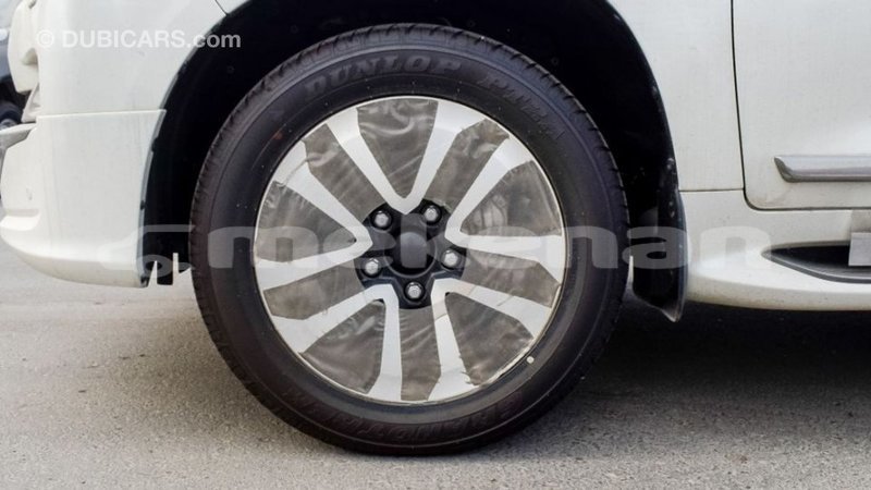 Big with watermark toyota land cruiser aragatsotn import dubai 2531