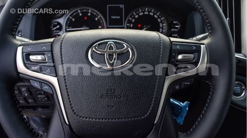 Big with watermark toyota land cruiser aragatsotn import dubai 2531