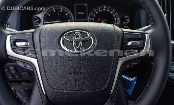 Buy Import Toyota Land Cruiser White Car in Import - Dubai in Aragatsotn Buy Import Toyota Land Cruiser White Car in Import - Dubai in Aragatsotn