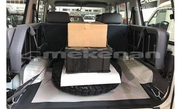 Buy Import Toyota Land Cruiser White Car in Import - Dubai in Aragatsotn Buy Import Toyota Land Cruiser White Car in Import - Dubai in Aragatsotn