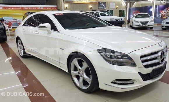 Buy Import Mercedes-Benz 190 (W201) White Car in Import - Dubai in Aragatsotn Buy Import Mercedes-Benz 190 (W201) White Car in Import - Dubai in Aragatsotn