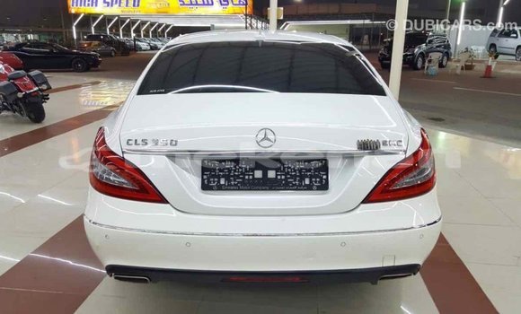 Buy Import Mercedes-Benz 190 (W201) White Car in Import - Dubai in Aragatsotn Buy Import Mercedes-Benz 190 (W201) White Car in Import - Dubai in Aragatsotn
