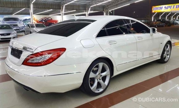 Buy Import Mercedes-Benz 190 (W201) White Car in Import - Dubai in Aragatsotn Buy Import Mercedes-Benz 190 (W201) White Car in Import - Dubai in Aragatsotn