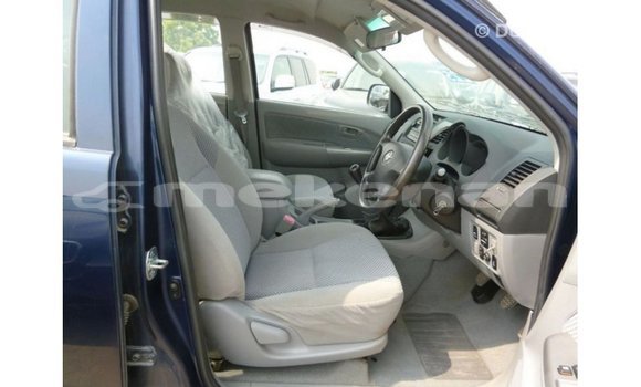 Buy Import Toyota Hilux Blue Car in Import - Dubai in Aragatsotn Buy Import Toyota Hilux Blue Car in Import - Dubai in Aragatsotn