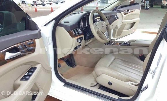 Buy Import Mercedes-Benz 190 (W201) White Car in Import - Dubai in Aragatsotn Buy Import Mercedes-Benz 190 (W201) White Car in Import - Dubai in Aragatsotn