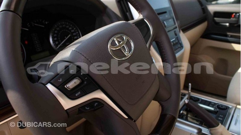 Big with watermark toyota land cruiser aragatsotn import dubai 2548