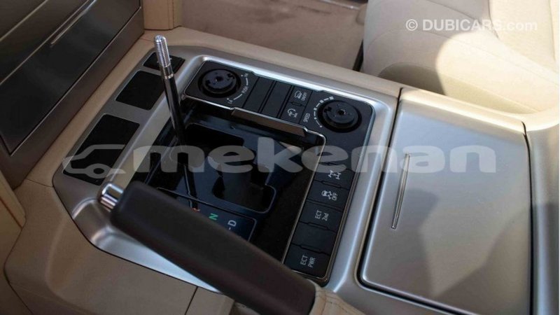 Big with watermark toyota land cruiser aragatsotn import dubai 2548