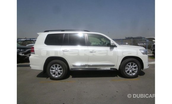 Buy Import Toyota Land Cruiser White Car in Import - Dubai in Aragatsotn Buy Import Toyota Land Cruiser White Car in Import - Dubai in Aragatsotn