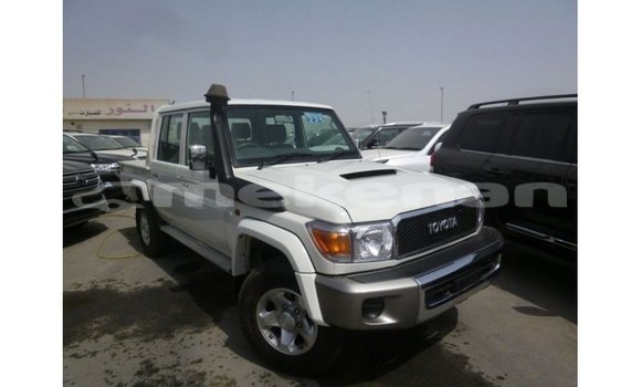 Buy Import Toyota Land Cruiser White Car in Import - Dubai in Aragatsotn Buy Import Toyota Land Cruiser White Car in Import - Dubai in Aragatsotn