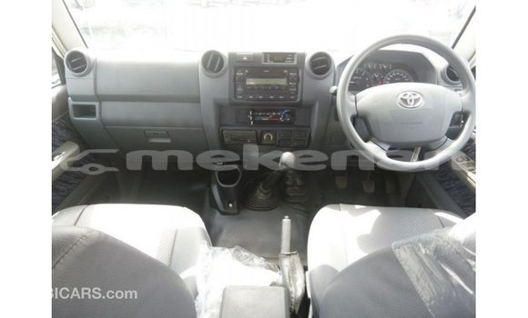Buy Import Toyota Land Cruiser White Car in Import - Dubai in Aragatsotn Buy Import Toyota Land Cruiser White Car in Import - Dubai in Aragatsotn