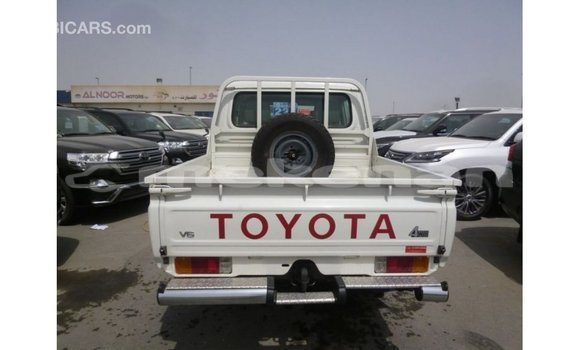 Buy Import Toyota Land Cruiser White Car in Import - Dubai in Aragatsotn Buy Import Toyota Land Cruiser White Car in Import - Dubai in Aragatsotn