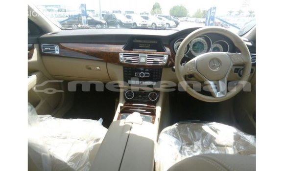 Buy Import Mercedes-Benz 350 White Car in Import - Dubai in Aragatsotn Buy Import Mercedes-Benz 350 White Car in Import - Dubai in Aragatsotn
