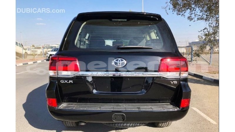 Big with watermark toyota land cruiser aragatsotn import dubai 2573