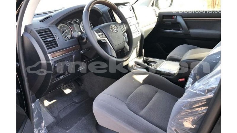 Big with watermark toyota land cruiser aragatsotn import dubai 2573