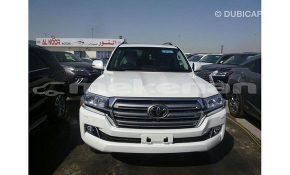 Buy Import Toyota Land Cruiser White Car in Import - Dubai in Aragatsotn Buy Import Toyota Land Cruiser White Car in Import - Dubai in Aragatsotn