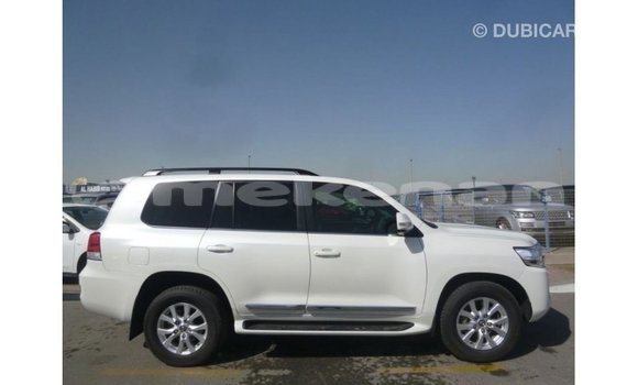 Buy Import Toyota Land Cruiser White Car in Import - Dubai in Aragatsotn Buy Import Toyota Land Cruiser White Car in Import - Dubai in Aragatsotn