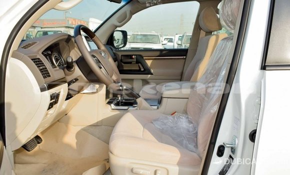 Buy Import Toyota Land Cruiser White Car in Import - Dubai in Aragatsotn Buy Import Toyota Land Cruiser White Car in Import - Dubai in Aragatsotn