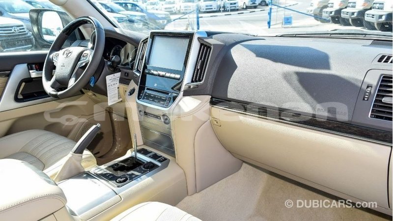 Big with watermark toyota land cruiser aragatsotn import dubai 2588