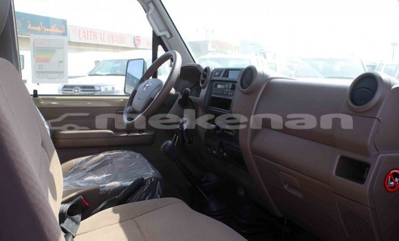Buy Import Toyota Land Cruiser Beige Car in Import - Dubai in Aragatsotn Buy Import Toyota Land Cruiser Beige Car in Import - Dubai in Aragatsotn